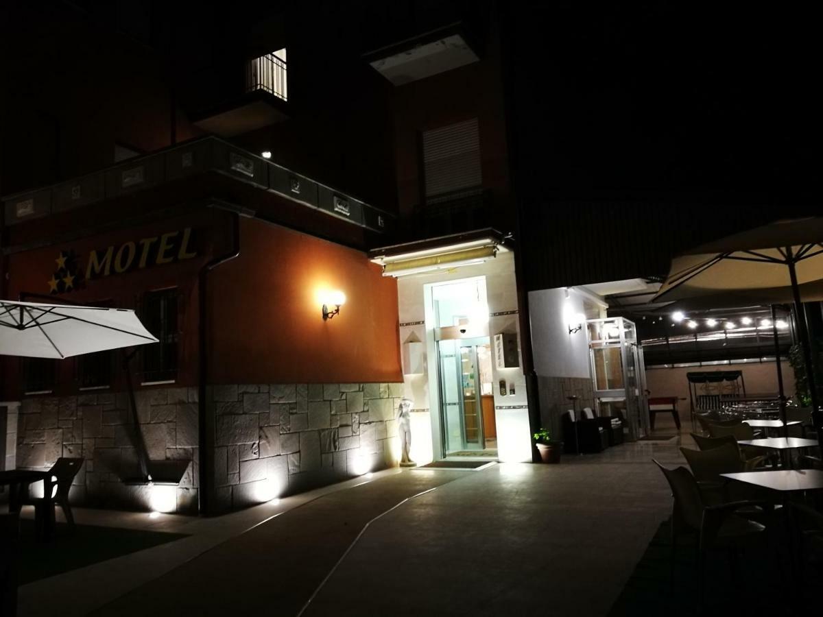 Motel Villaggio Imola Exterior photo